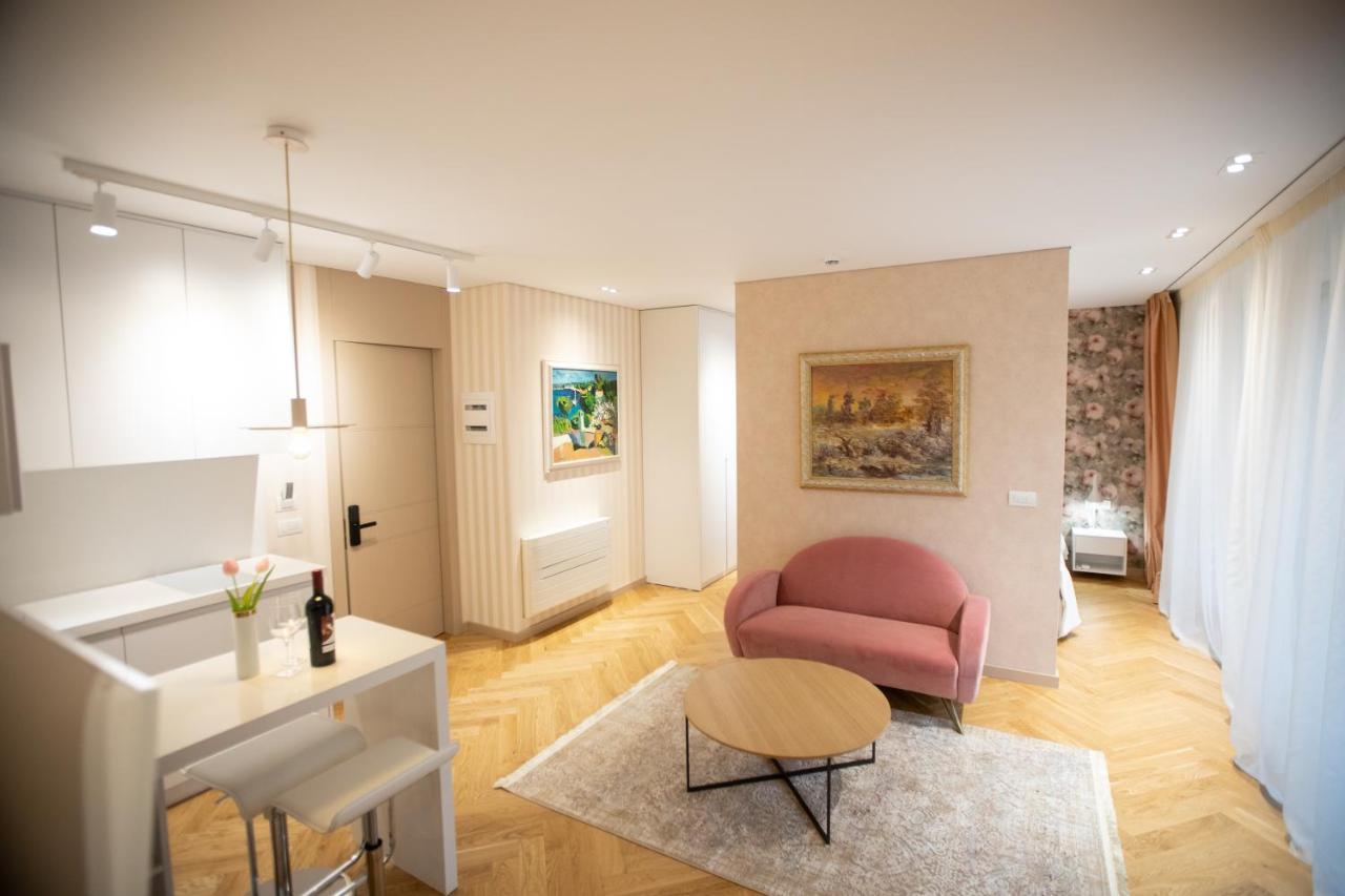 Seven Luxury Suites 地拉那 外观 照片