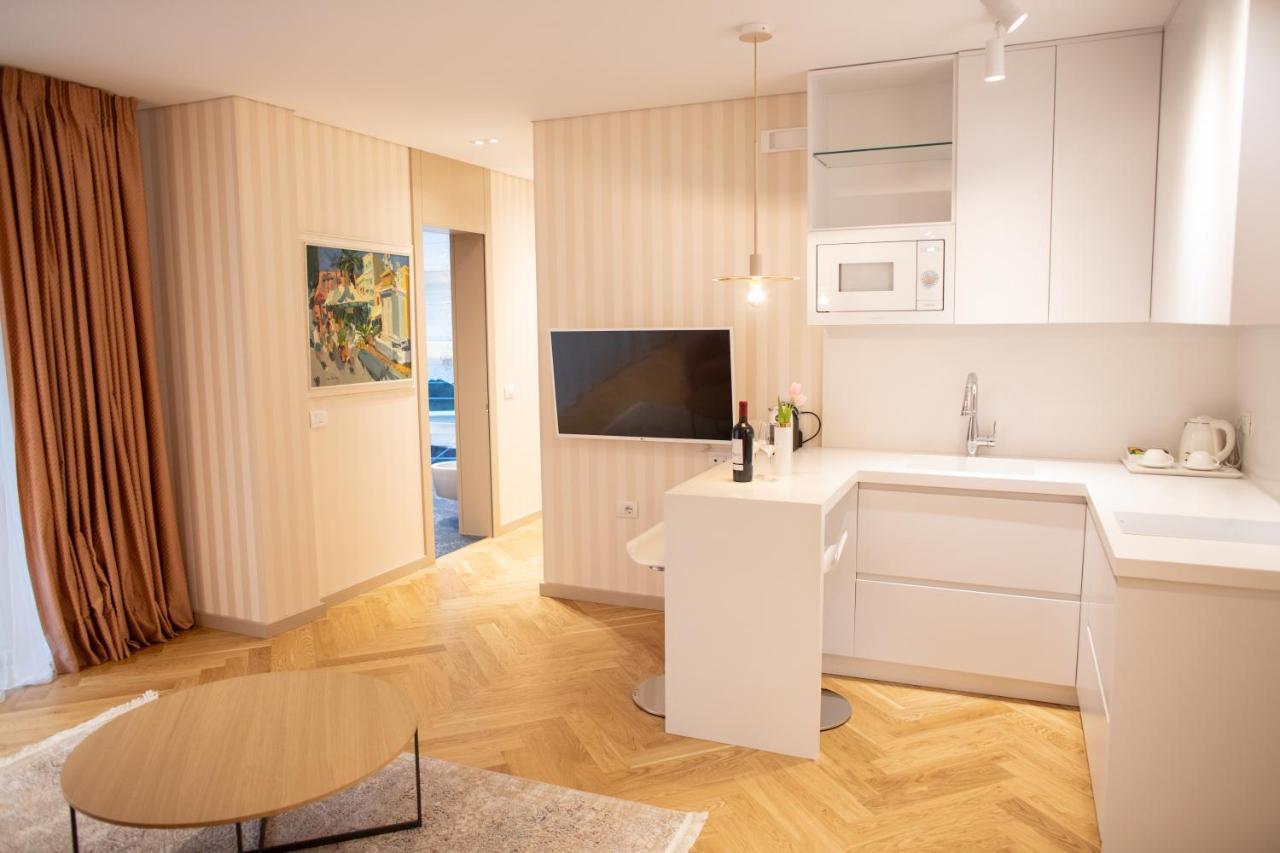 Seven Luxury Suites 地拉那 外观 照片