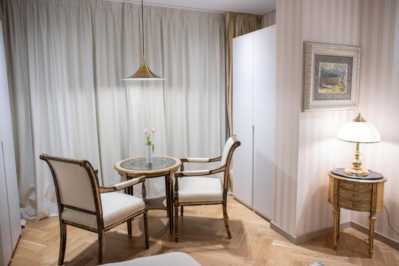 Seven Luxury Suites 地拉那 外观 照片